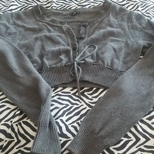 DIVIDED BY H&M SMOKE GREY CROP KNIT SWEATER/LOVED